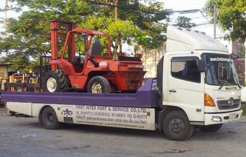 บริการขนย้ายรถโฟล์คลิฟท์